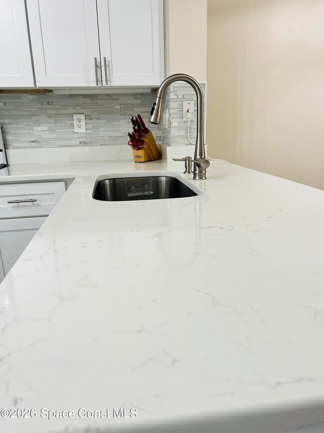 Building Photo - 1145 Luminary Cir