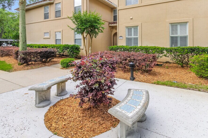 Building Photo - 3819 Lavista Cir