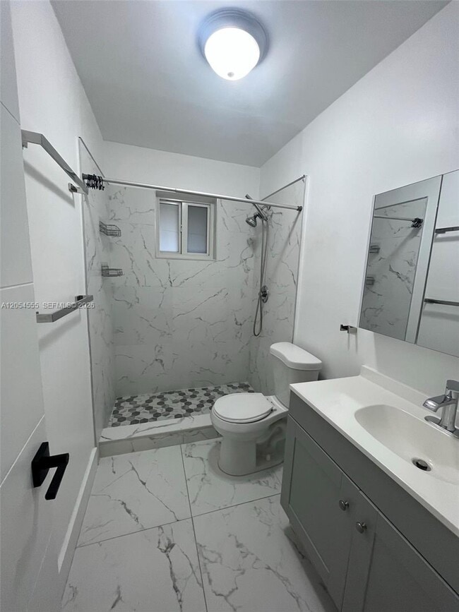 Building Photo - 2783 SW 33rd Ave