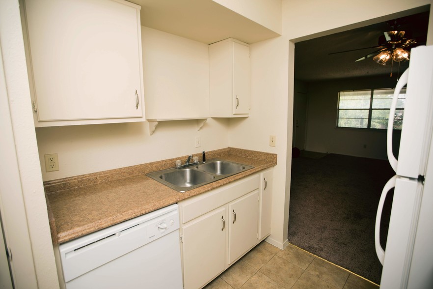 Nice Kitchen - Concord Apartments