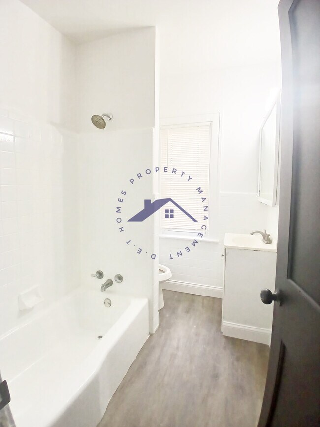 Building Photo - 3877 Garland St