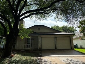 Building Photo - 3/2 in the Heart of North Austin!