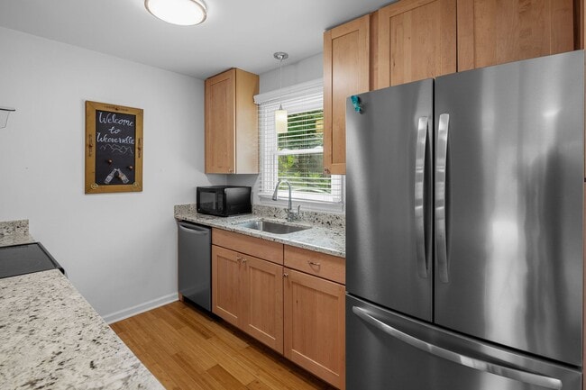 Building Photo - 2-4 Village Park Dr