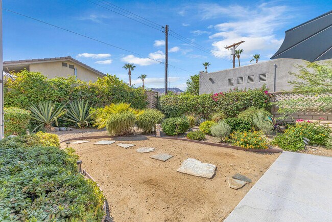 Building Photo - 53945 Eisenhower Dr