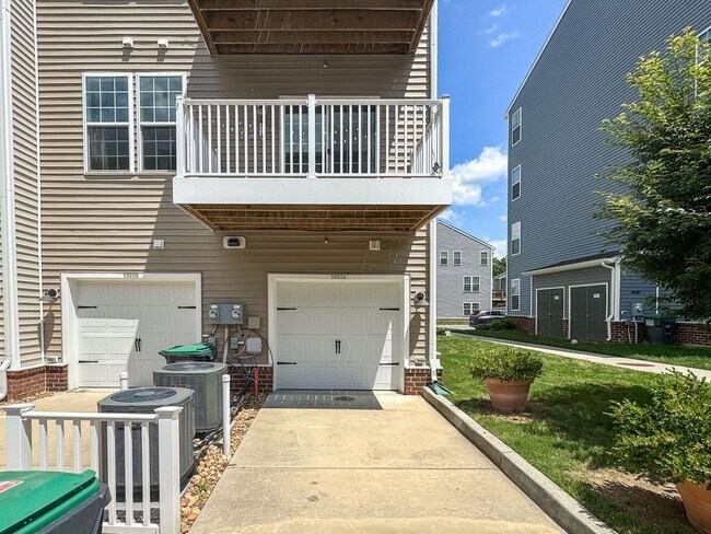 Building Photo - 5920 Whitehurst Ln