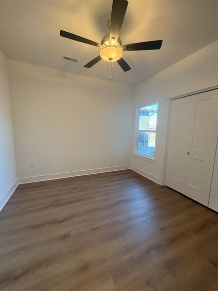 Building Photo - 4827 N Vassar Ave