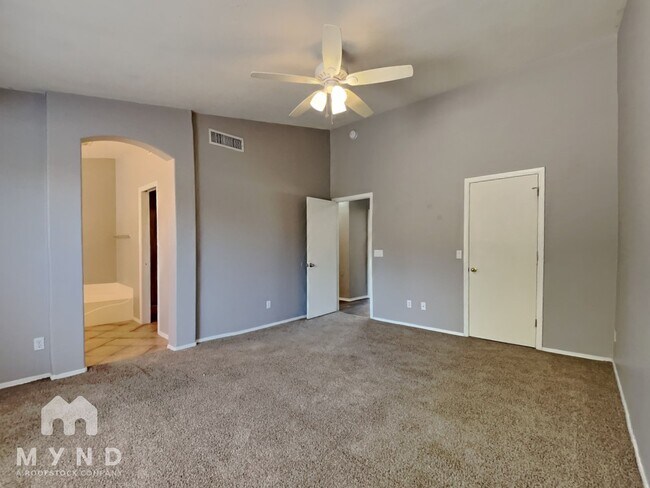 Building Photo - 9211 W Marconi Ave