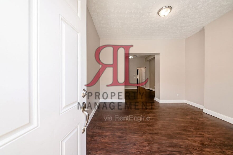 Building Photo - 282 S Ohio Ave