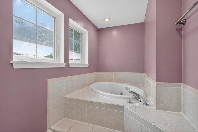 Building Photo - 531 NY-211