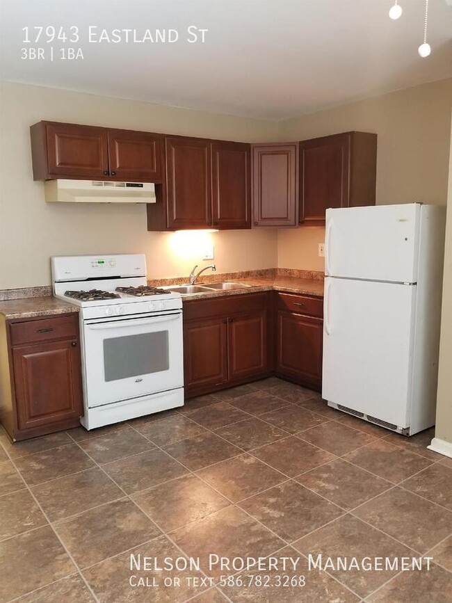 Building Photo - 3 Bedroom Ranch with Updated Kitchen, Appl...