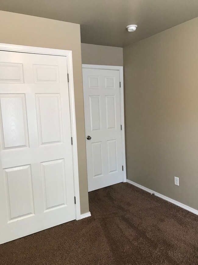 Building Photo - 312 triplex