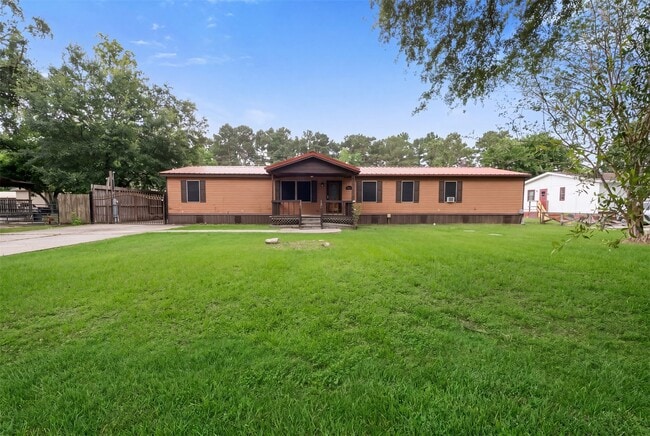 Building Photo - 15807 Cypress Garden Dr