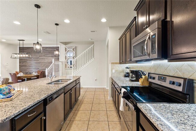 Building Photo - 1905 Majorca Dr