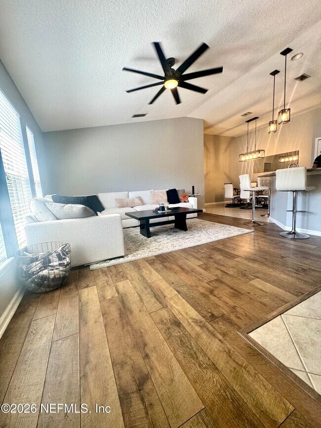 Building Photo - 35 Jardin De Mer Pl