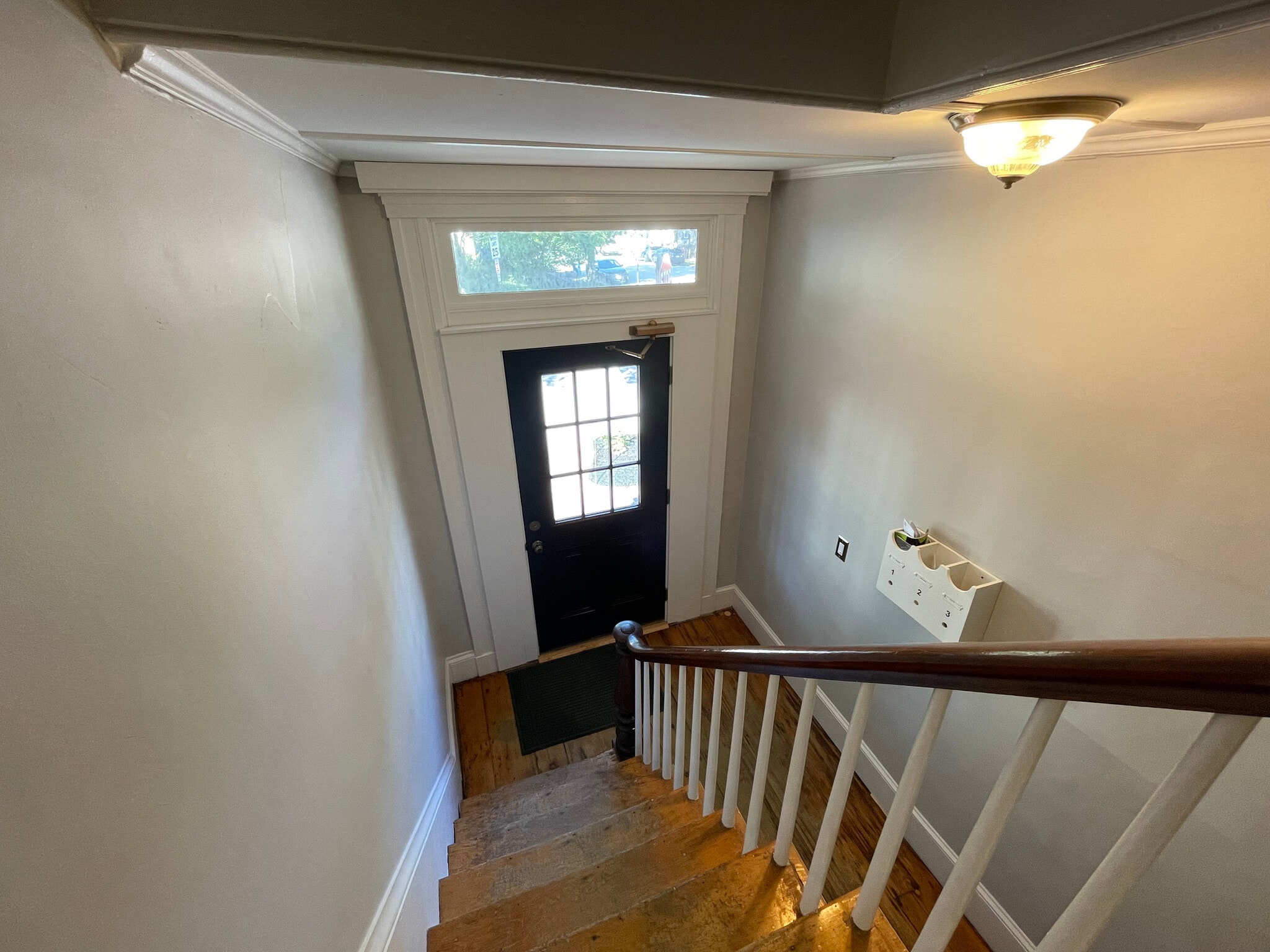 18 North front hall (w/ interior mailboxes). - 18 North St