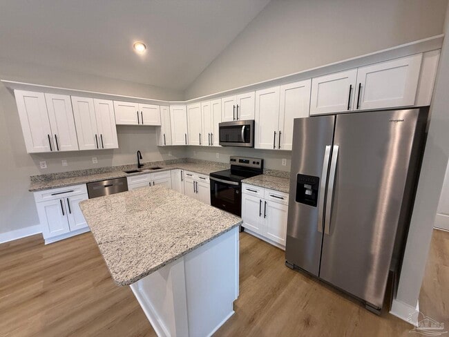 Building Photo - 3209 Damon Dr