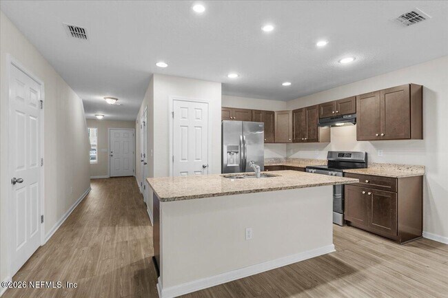 Building Photo - 8206 Halls Hammock Ct