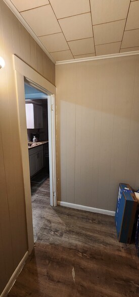 Building Photo - 4044 Pine St