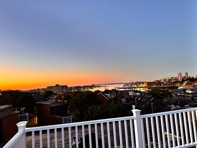 Building Photo - 4 Monument Sq