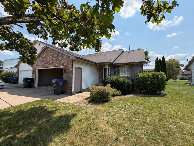 Building Photo - 514/516 Pheasant Drive