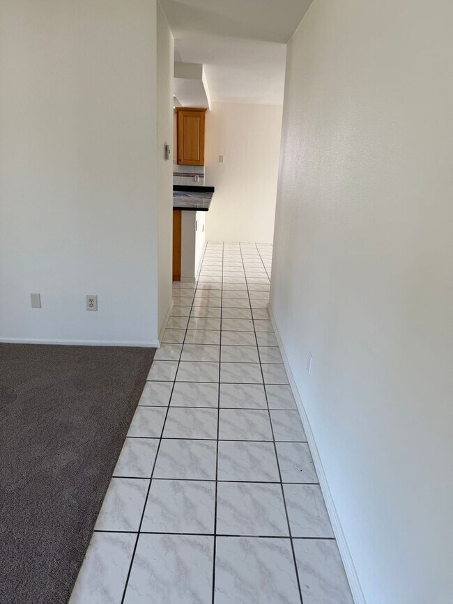 Building Photo - 3724 Valle Vista Dr