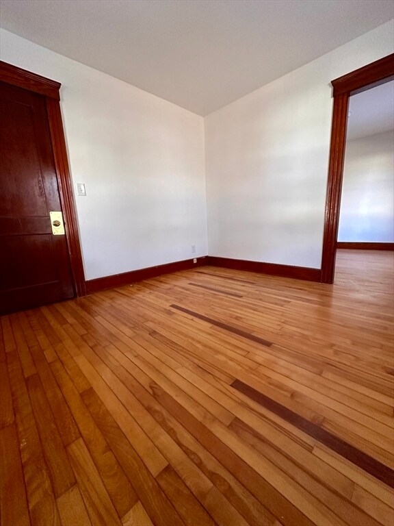 Building Photo - 58 Oxford St N