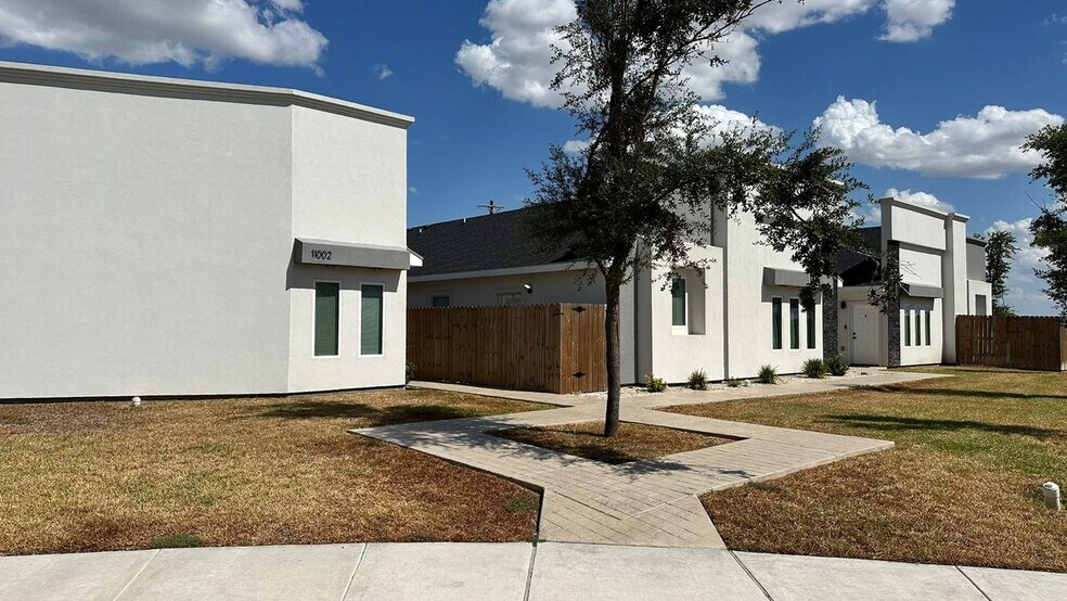 Building Photo - 11003 N 36th Ln