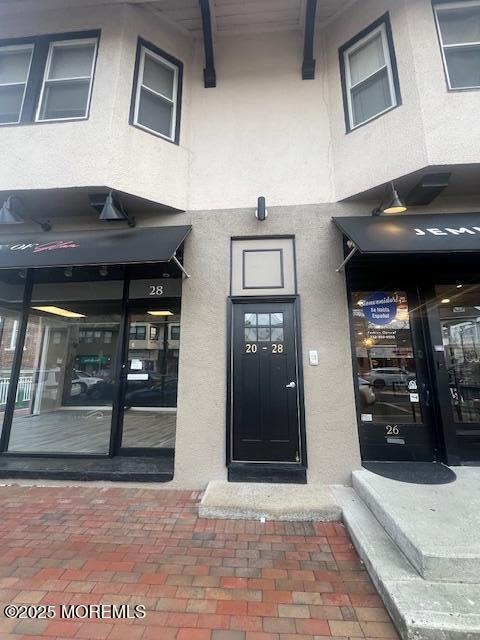 Building Photo - 20-28-28 E Main St