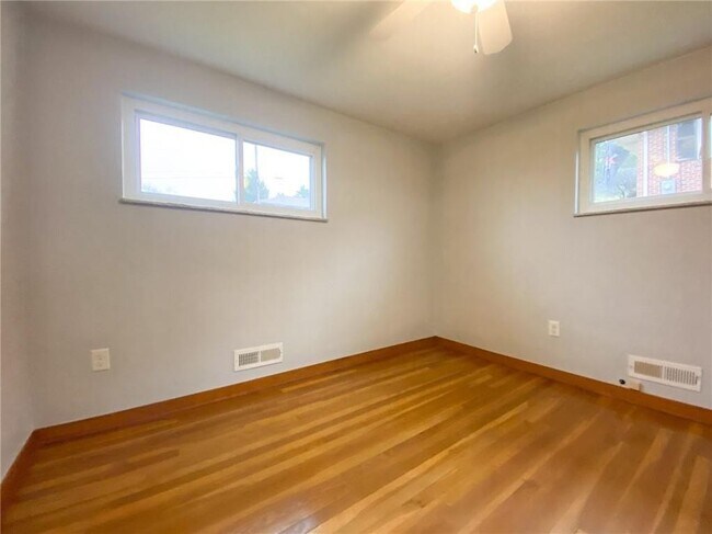 Building Photo - 151 Thorne Rd