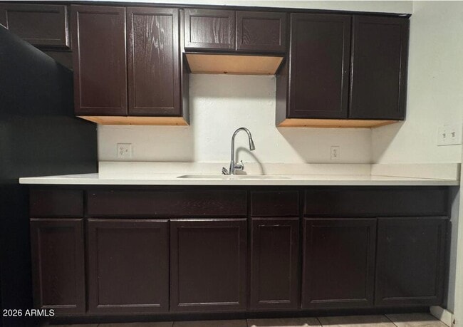 Building Photo - 625 E Broadway Rd