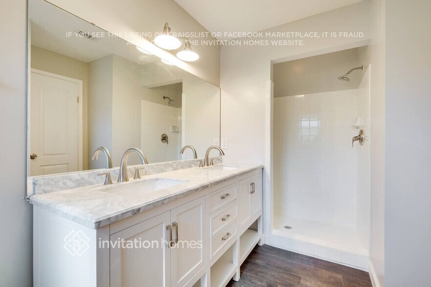 Building Photo - 6241 Cranberry Ln E