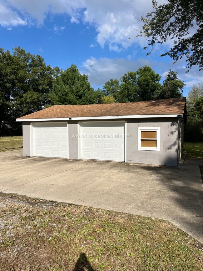 Building Photo - 777 Haney Rd