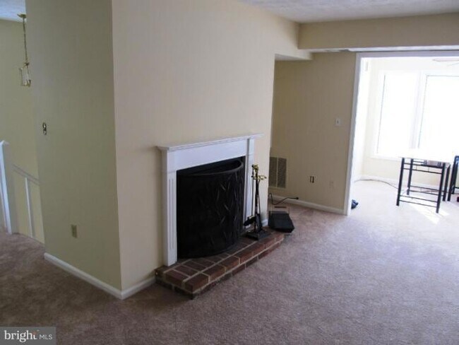 Building Photo - 2219 Hunters Run Dr