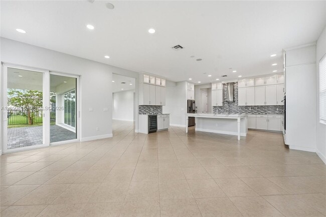 Building Photo - 15239 Goldfinch Cir