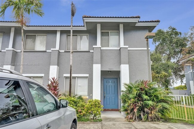 Building Photo - 5441 SW 41st St