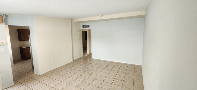 Building Photo - pm0649