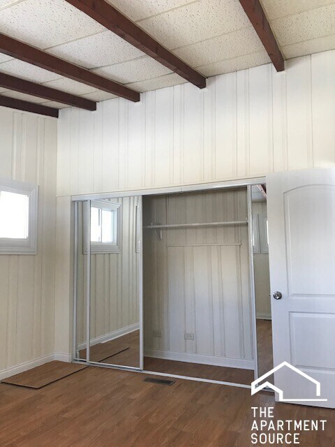 Building Photo - 1227 Wood Ave