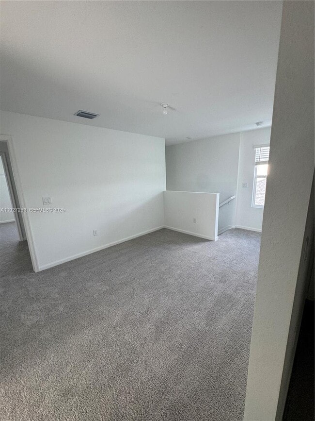 Building Photo - 5837 NW Sweetwood Dr