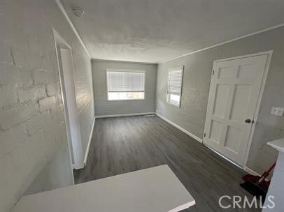 Building Photo - 6637 Oasis Ave