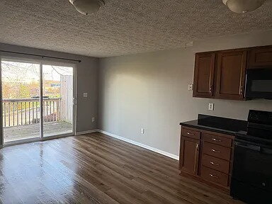 Building Photo - Duplex currently available in Westerville School District (Pointview ES, Genoa MS, Westerville Ce...