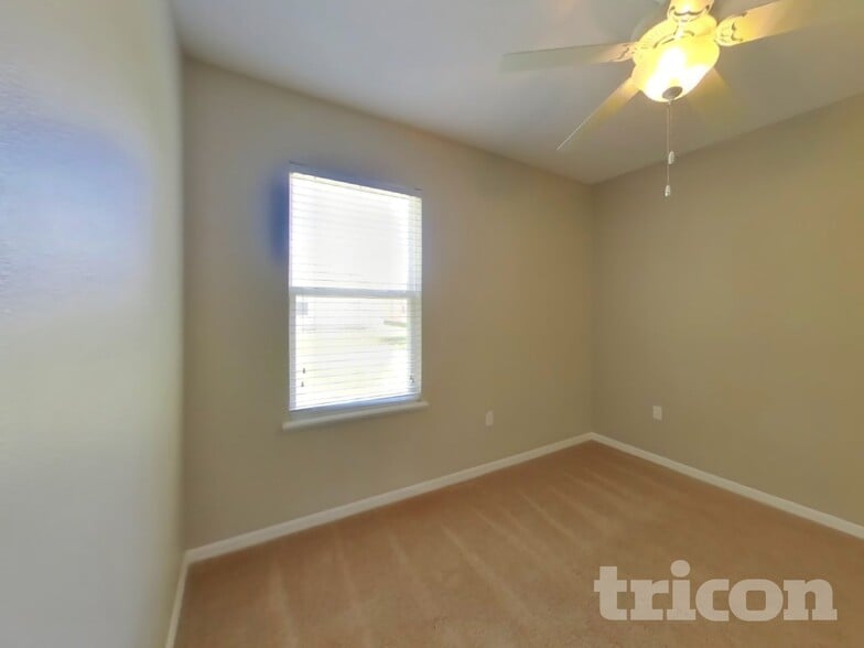 Building Photo - 1617 Tamarind Rd