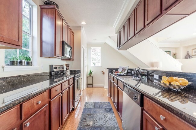 Building Photo - 509 S Matanzas Ave