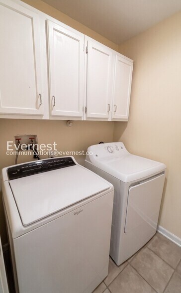 Building Photo - 2315 Chestnut Path