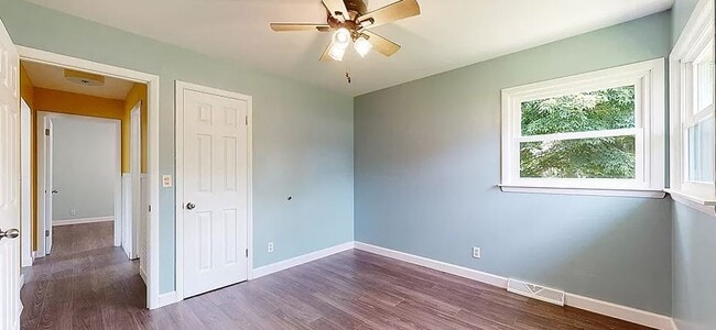 Building Photo - 103 Cherry St