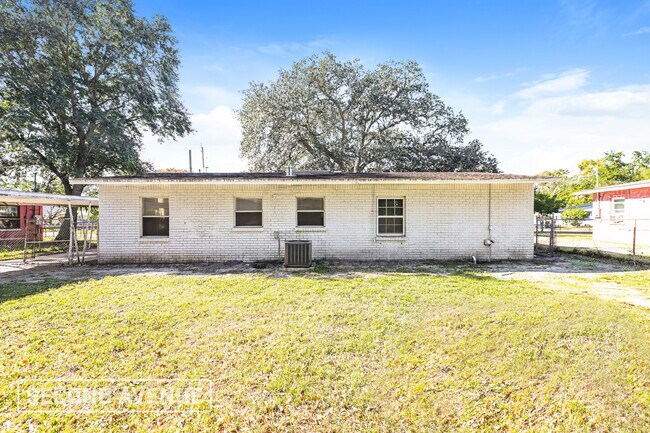 Building Photo - 4205 Connie St