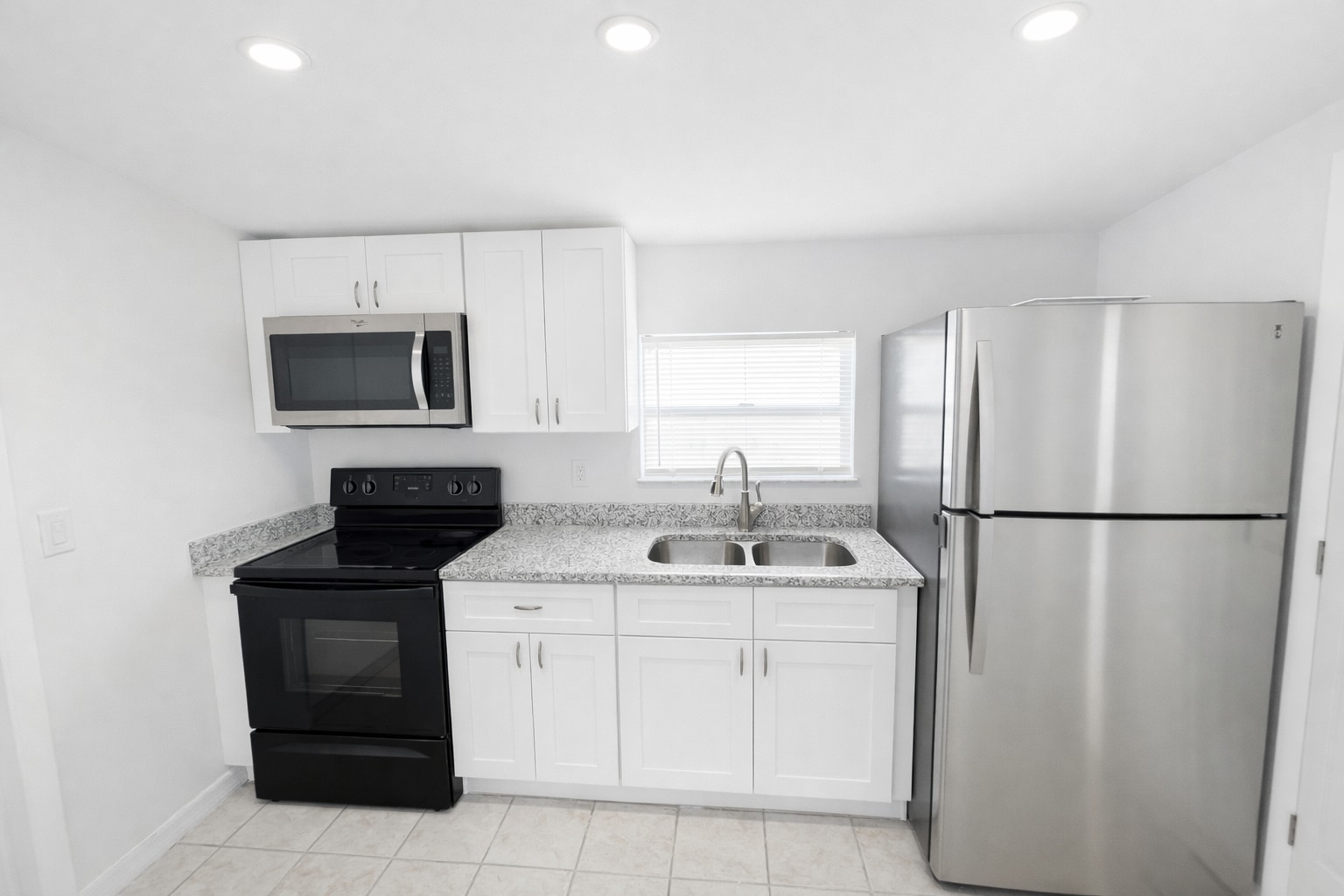 Kitchen - 5010 Killarney Ave