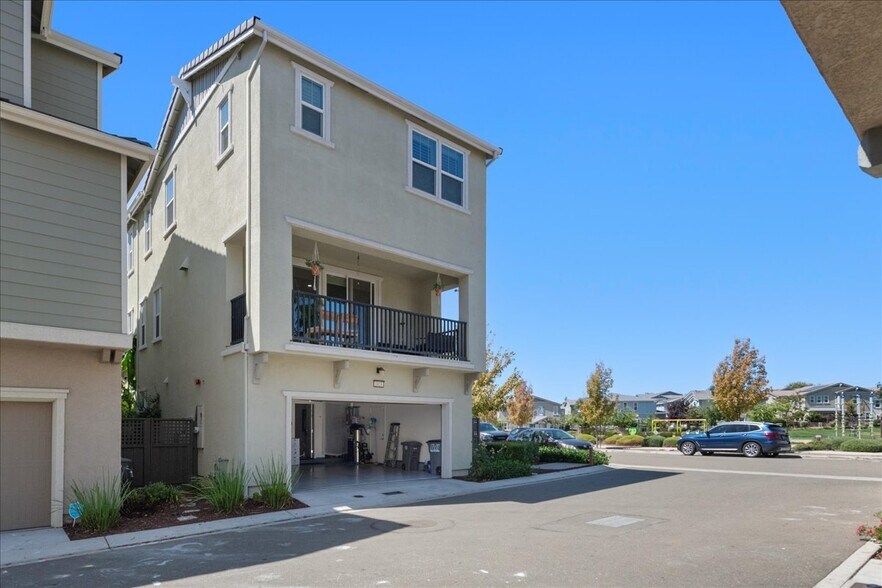 Garage - 2821 Stringham Way