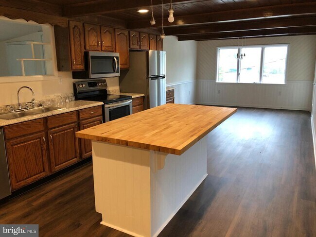 Building Photo - 2485 Williamsport Pike