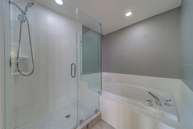 Building Photo - 270 Valencia Cir