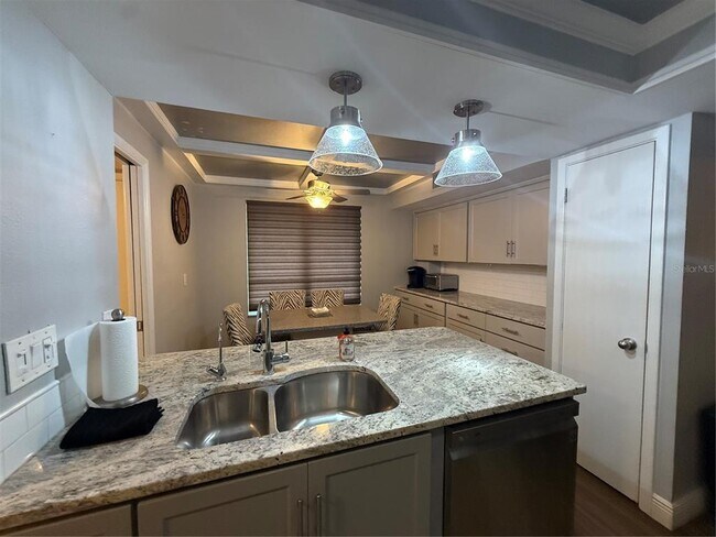 Building Photo - 13618 Greenfield Dr